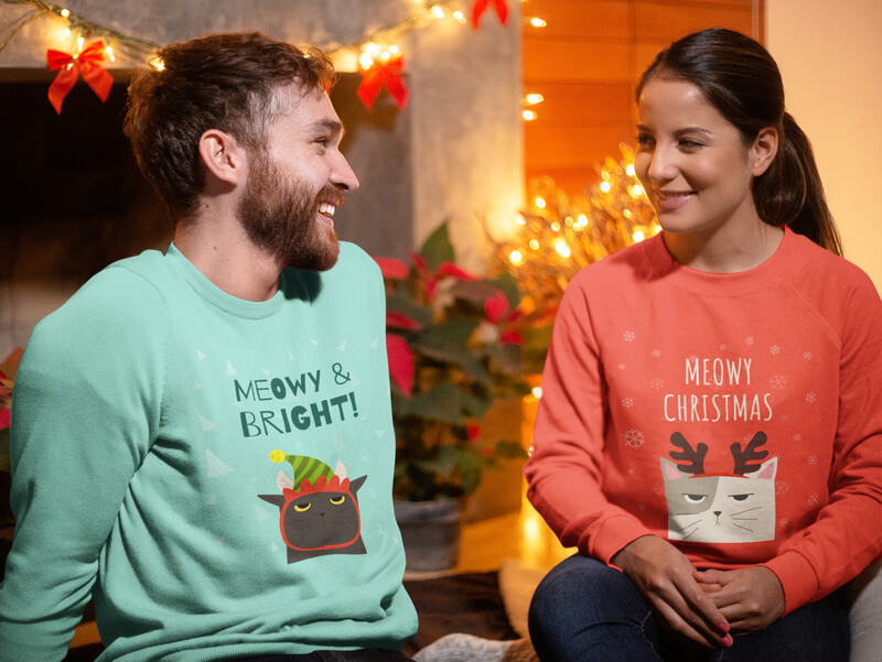 Mockup Of A Couple Wearing Sweatshirts On Christmas