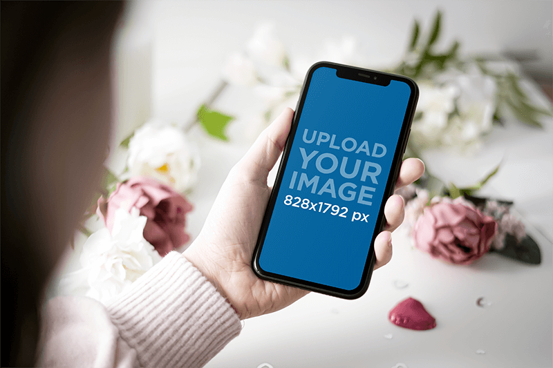 iPhone Mockups – Free Mockup