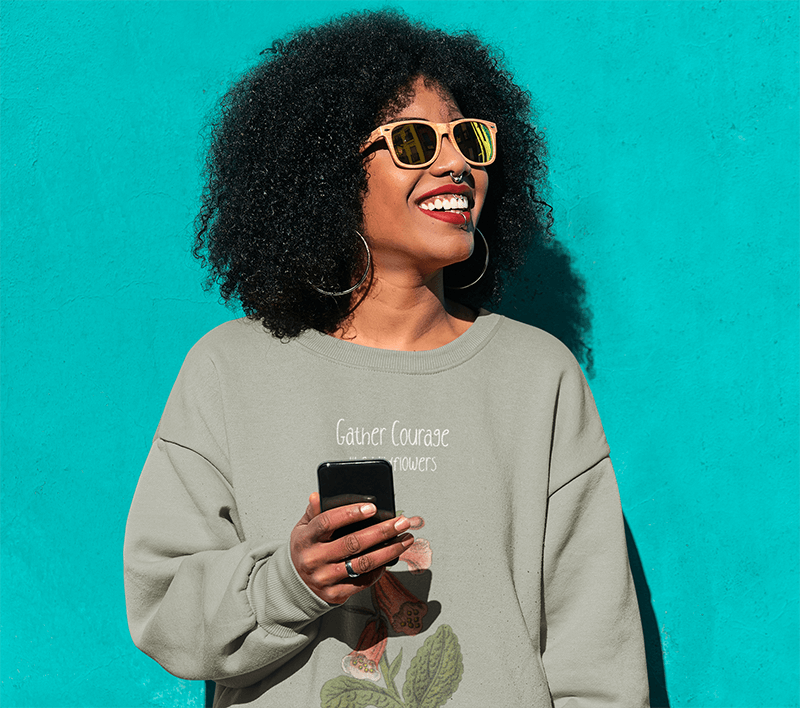 Sweatshirt Mockup Of A Woman With Afro Hairstyle Wearing Sunglasses