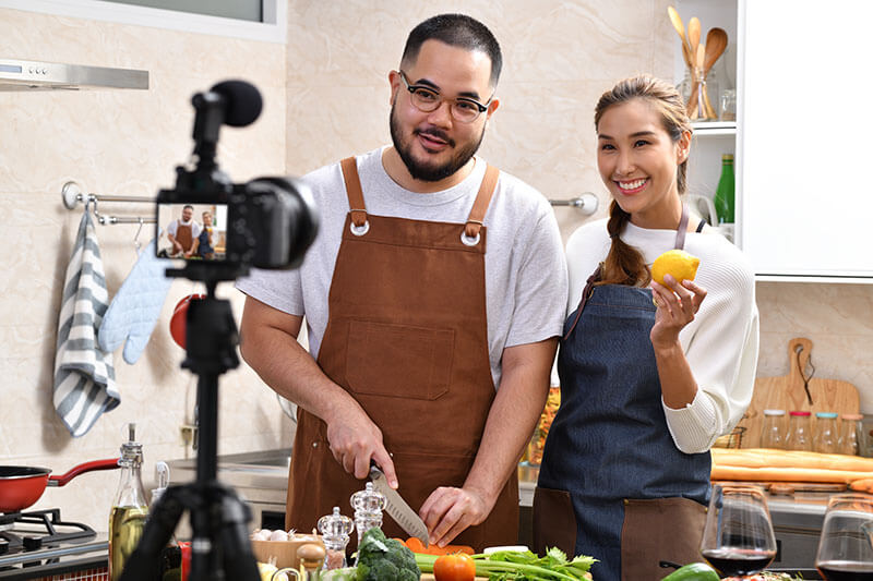 Couple Blogger Vlogger And Online Influencer