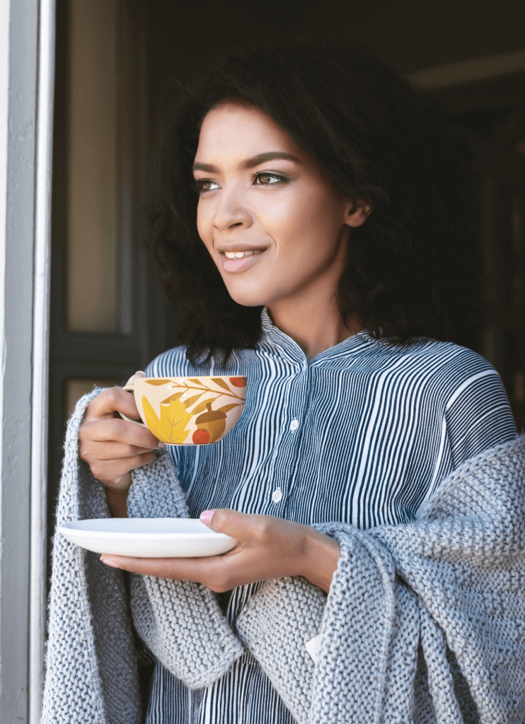 24 Oz Mug Mockup Of A Woman Having A Coffee On A Cold Day