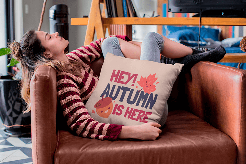 Pillow Mockup Of A Woman Relaxing On Her Couch