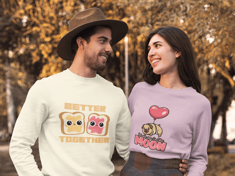 Crewneck Sweatshirt Mockup Of A Couple At A Park